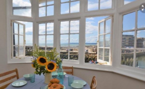 Harbour View, Pier Terrace
